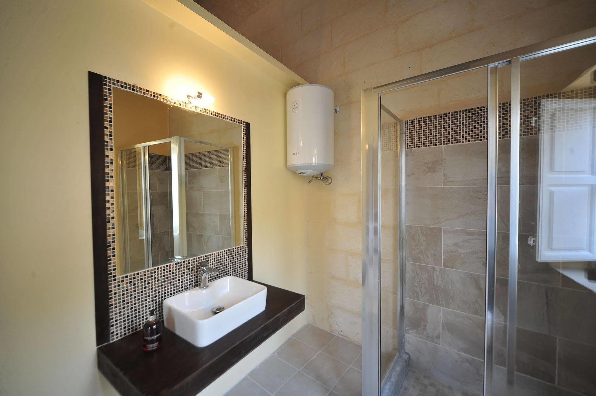 The Stonehouse Bed and Breakfast San Ġiljan Buitenkant foto